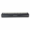 Piano numérique Roland noir avec clavier complet de 88 touches, vue de face. Modèle compact et moderne pour musiciens.