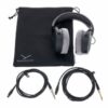 Casque Beyerdynamic avec coussins gris, câbles et pochette noire, idéal pour une expérience audio optimale.