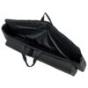 Sac de transport noir ouvert, avec poignées, idéal pour matériel musical ou équipement volumineux.