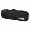 Étui noir Korg pour synthétiseur, transportable avec poignées, conçu pour protéger et ranger l'instrument.
