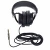 Casque audio noir plié avec câble spiralé et connecteur jack, idéal pour studio et écoute professionnelle.