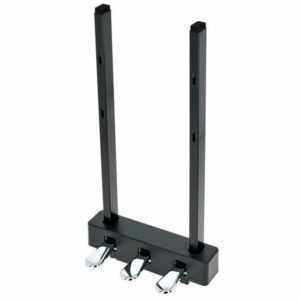 Pédale triple pour piano numérique noir avec support vertical, idéale pour une performance musicale optimale.