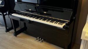 Piano d'occasion Yamaha U1 1
