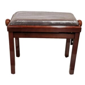Tabouret en bois sombre avec siège rembourré recouvert de plastique, idéal pour piano ou salle de musique.