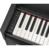 Clavier numérique Arius vue rapprochée avec touches et boutons de réglage, idéal pour le jeu de piano et l'apprentissage.