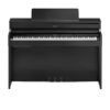 Piano numérique noir avec trois pédales, clavier complet et support de partition, idéal pour la pratique et la performance musicale.