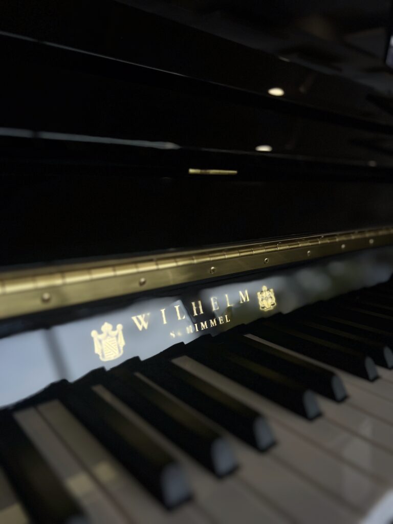 piano droit wilhelm schimmel w123 neuf